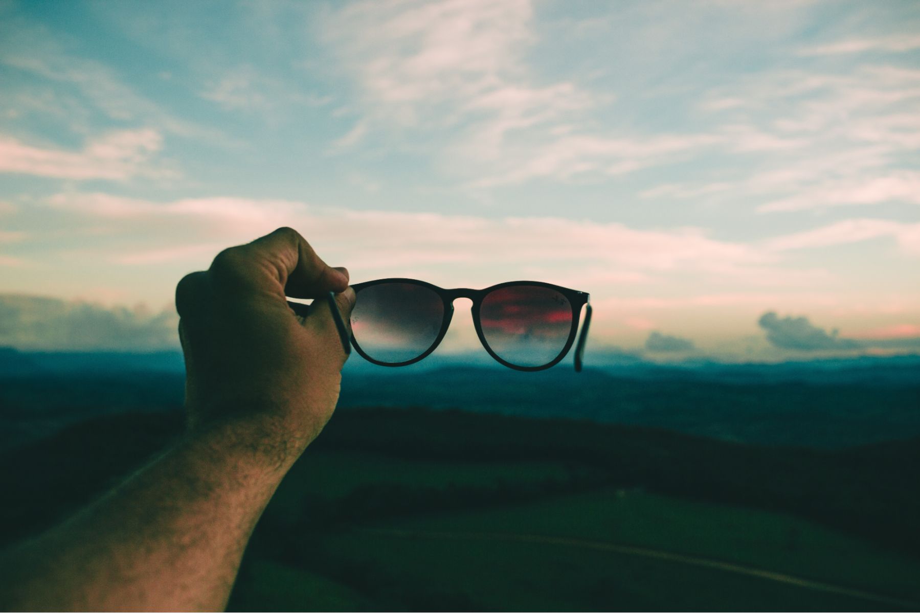 Polarized vs Non-Polarized Sunglasses - Learn the True Difference