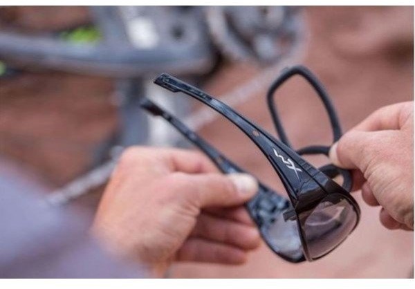 Best Anti-Reflective Lens Options in 2022 | NVISION Eye Centers